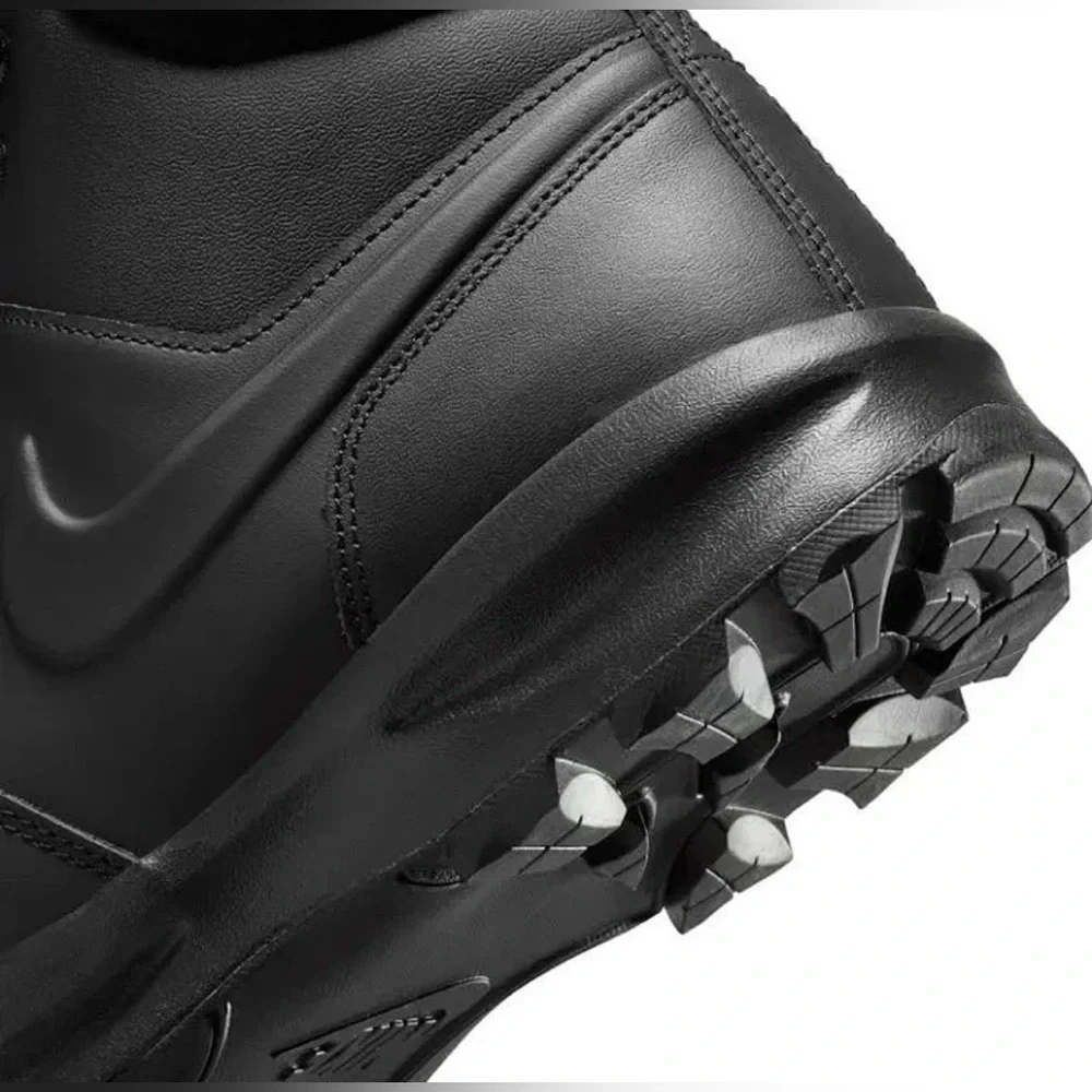Nike Men's Manoa Boots Black - Size 10.5